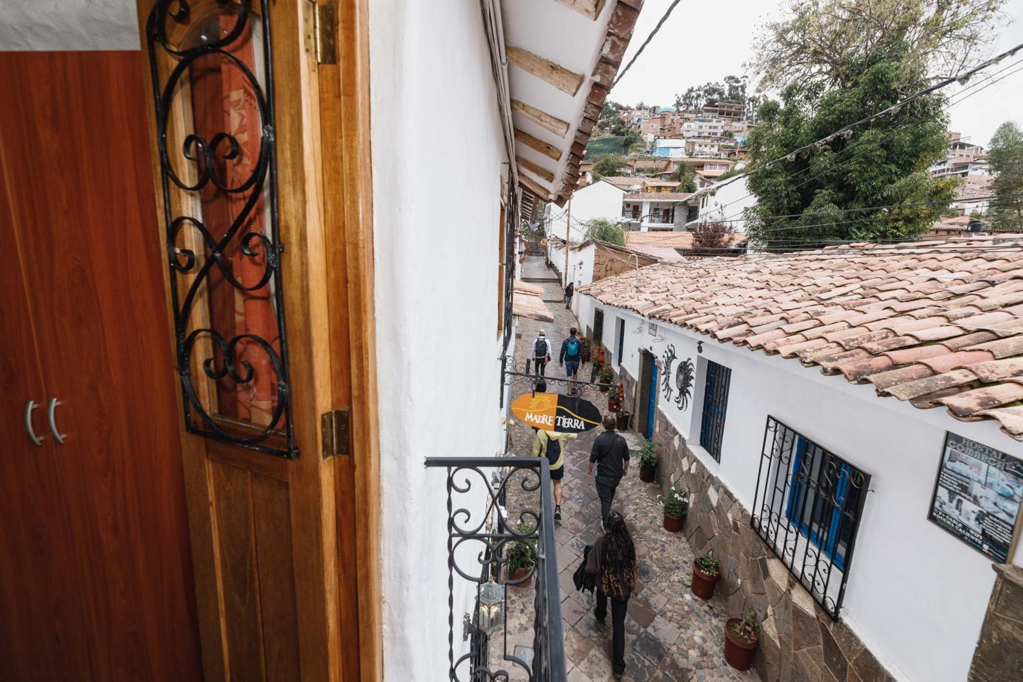 Hostal Madre Tierra Cuzco Exterior photo